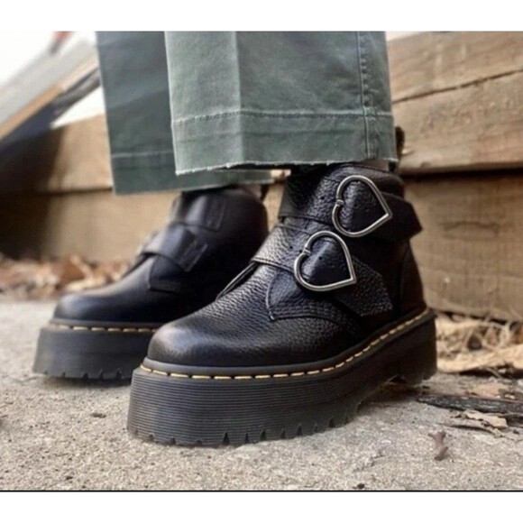 Dr. Martens Devon Heart Platform Boots Ladies Size 9 US Black Buckle Shoes EUC - Picture 1 of 16